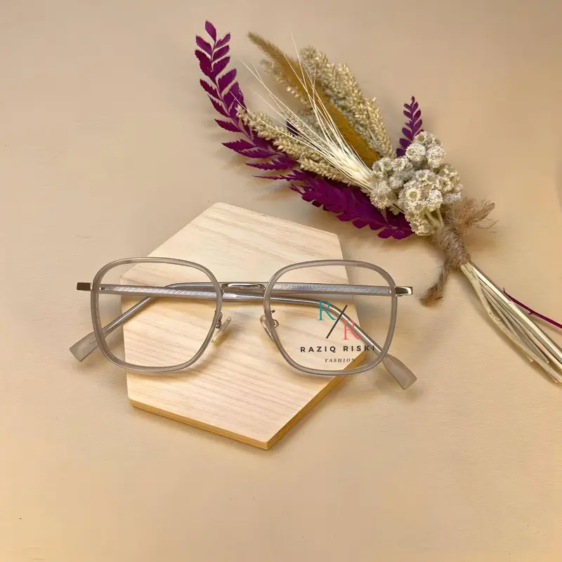 {beli satu kacamata minus gratis satu kacamata normal} 3061 kacamata photocromic unisek terbaru frame titanium dilapisi plastik premium bisa request lensa minus bluerey, photocromic, & bluecromic free box dan lap pembersih Abu Wanita Eyewear Glasses 4