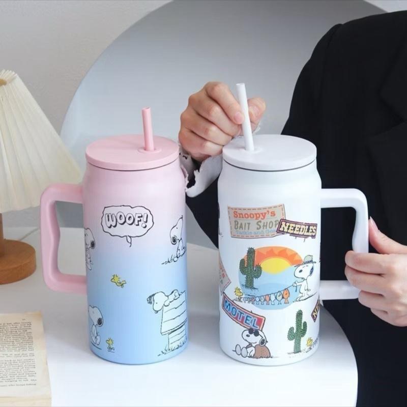 Bình giữ nhiệt Snoopy 1500ml có tay cầm ,giữ nóng Lạnh 8-10 tiếng in hình sticker dễ thương