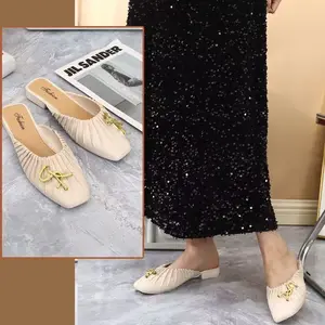 New Lazy Wanita Slippers Semua Musim Outdoor Tahan Air Fashionable Merah Sepatu Satu Pasang Sandal Wanita Bahan PVC Nyaman Digunakan