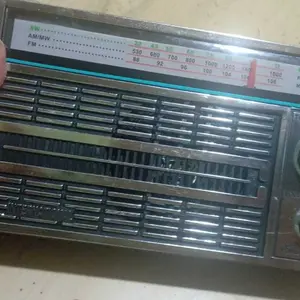 RADIO AC/DC PORTABLE INTERNATIONAL 3 BAND FM - AM -SW 4250  ANTIK CLASSIC JADUL