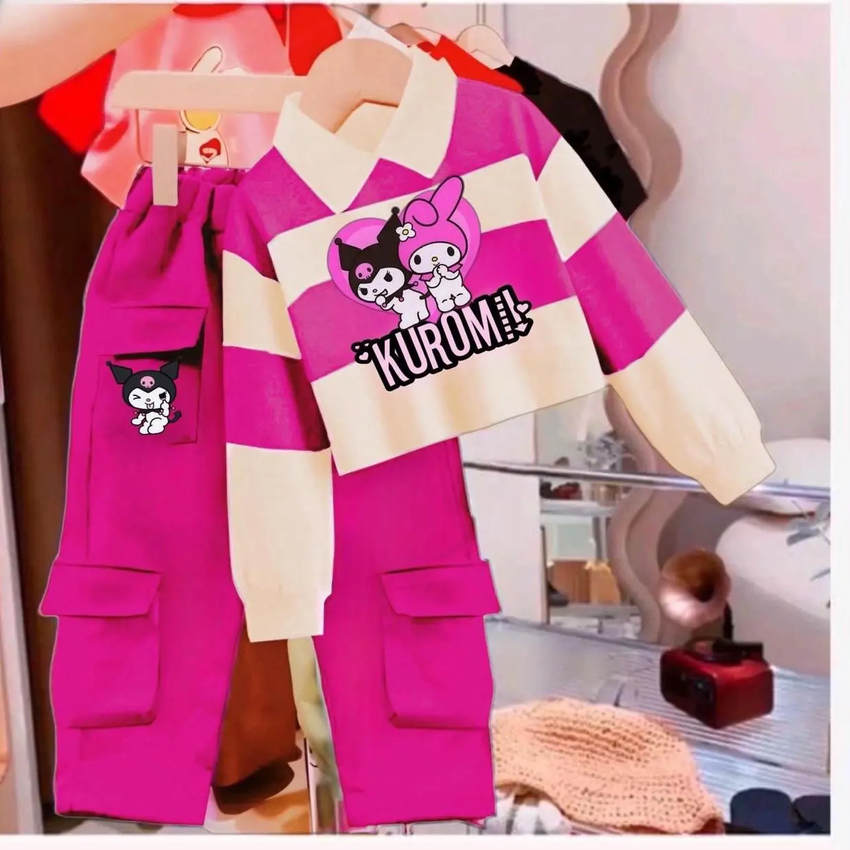 SETELAN BAJU ANAK PEREMPUAN VIRAL CARGO KUROMI STRIP SALUR KERAH ANAK PEREMPUAN 2-12TAHUN Parsel