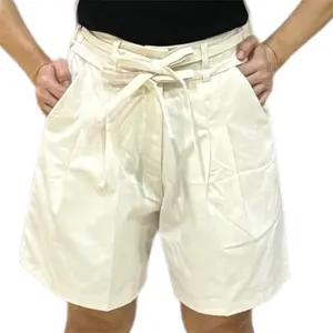 Celana pendek lily casual dan trendy