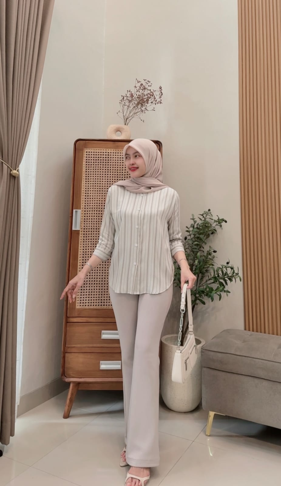 Kemeja Wanita Rayon Motif Lengan Panjang 7/8 Terlaris