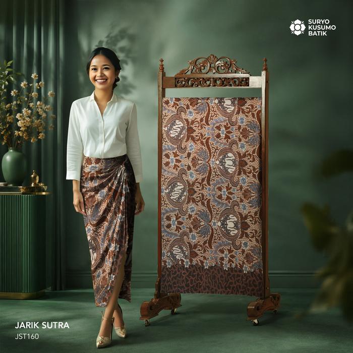 Gambar Kain Jarik Batik Tulis Sutra Wanita Suryo Kusumo Batik JS3 dari Suryo Kusumo Batik Official Kab. Pekalongan Tokopedia