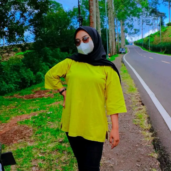 Atasan wanita Hijab stylish lengan3/4 Kaos Polos Combed Katun bajudistro 6