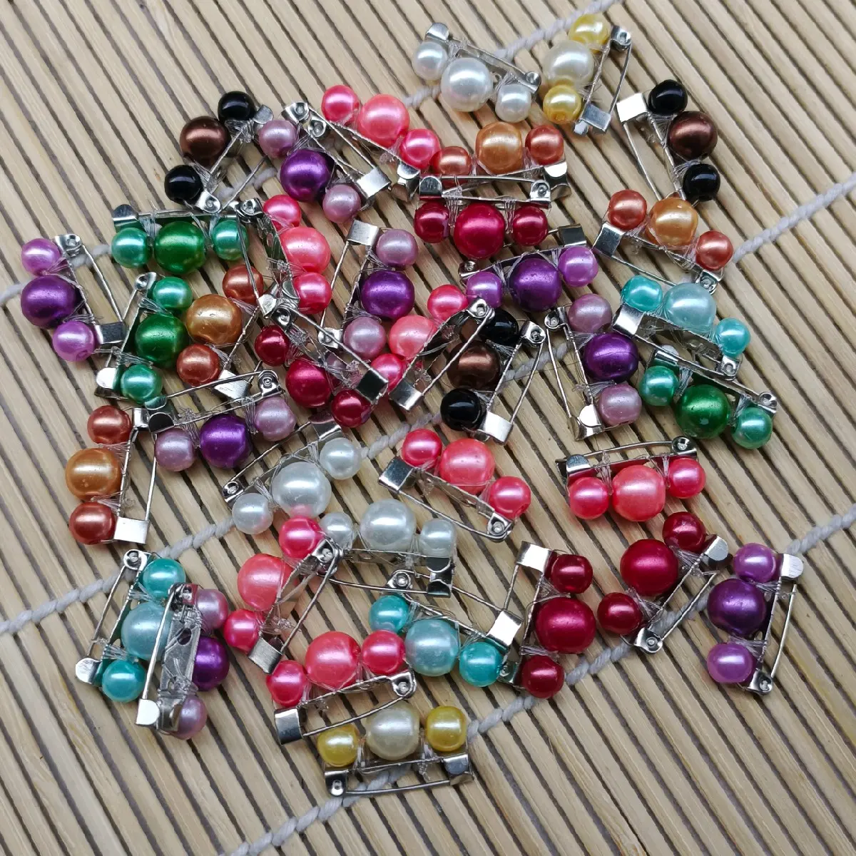 12 pcs Peniti dagu mutiara Clips