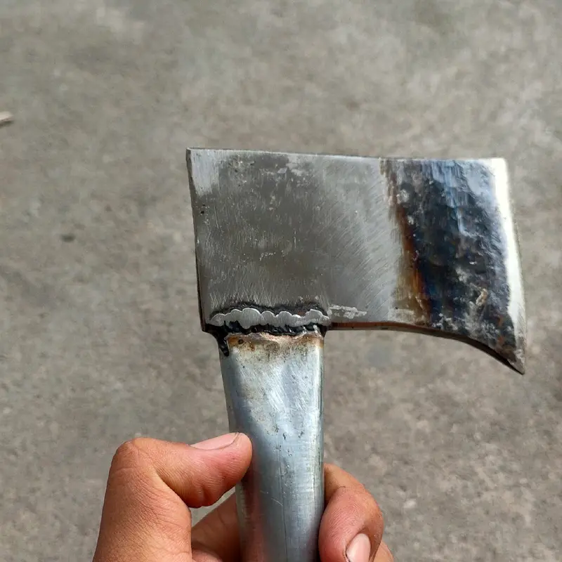 Kampak gagang besi bahan baja per asli cocok buat motong tulang dan kayu Kuat 2