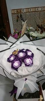 Product Review of *5 LEMBAR* Kertas Cellophane Bucket Bunga [Frame Transparent Glossy] Flower Wrapping Paper Celophane / Krtas Buket Bening Chellophane Hologram untuk Bouquet Snack Uang Wisuda from D** j**a A**U 3
