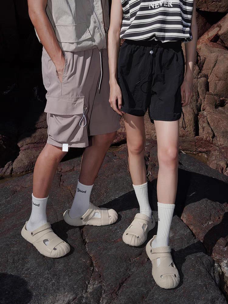 LEMOMO Sandal Selop Unisex Baim Anak & Dewasa Karet Anti Slip Terbaru 2025 Hitam Slipper Flip Flop Empuk Nyaman & Anti Air Struktur Baja Bird's Nest Sole Water Cube