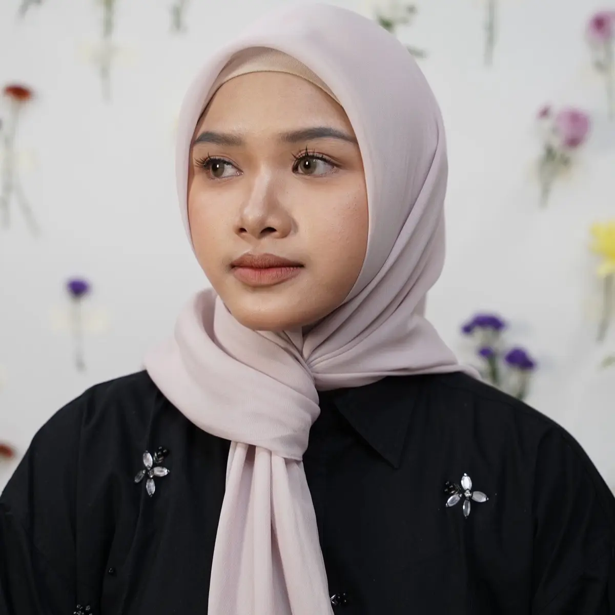 Rumibykyla - [ 100k Get 4 ] Plain Square Premium jahit tepi/ Segi empat polycotton jahit tepi/ Hijab Polycotton nyaman lembut