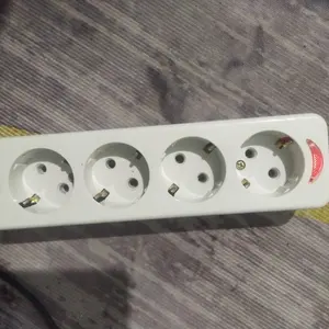 Stop Kontak Arde 2/3/4/5 Lubang / Terminal Kuningan/ Colokan Listrik SNI