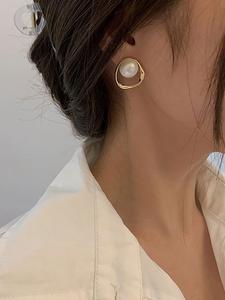 Pendientes elegantes con perlas huecas, diseño geométrico irregular, forma asimétrica para mujer, perfectos para bodas, regalos, fiestas de viaje y uso diario