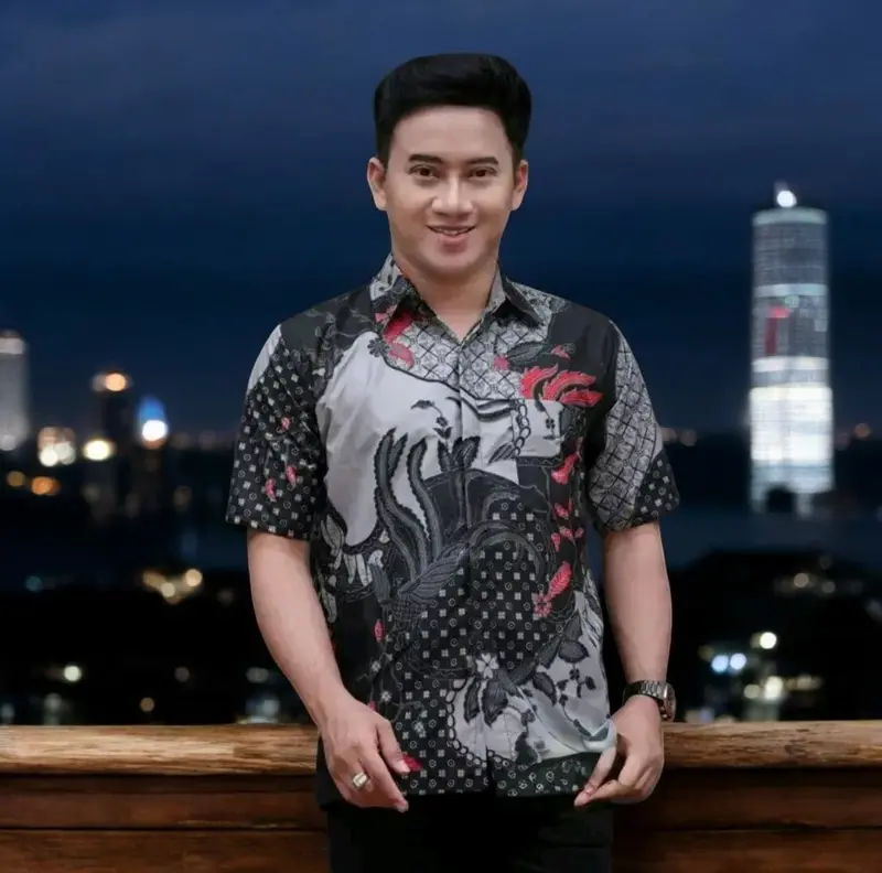 Kemeja Batik Lengan Pendek Pria Elegan Warna Abu-Abu // Motif Kekinian // Katun Halus dan Lembut 4