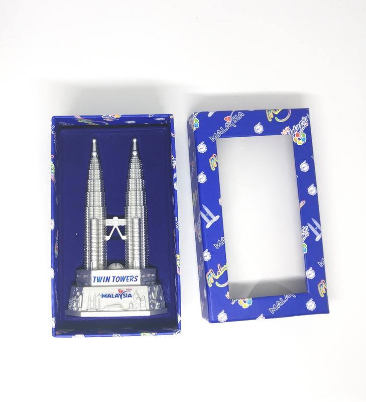 KLCC Petronas Twin Tower Souvenir Malaysia 14cm x 8cm x 5cm Resin Unik ...