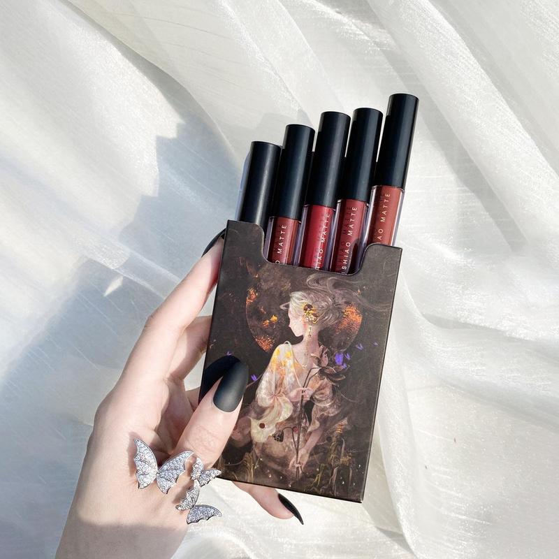 【Promo & COD】5Pcs Set Lipstik Matte Tahan Lama, Velvet Matte Liquid Lipstick yang Anti Air dan Tidak Transfer. Tersedia dalam Set Hadiah Lipstik Warna Nude Cokelat dan Set Lipstik Red Velvet. Cocok untuk Wanita dan Gadis.Kosmetik Bibir 6