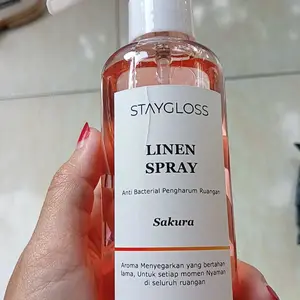 Staygloss Linen Spray Staygloss Parfume Pengharum Ruangan & Kain Anti Bakteri Parfum Mewah Tahan Lama Mudah Dipakai Garansi 7 Hari