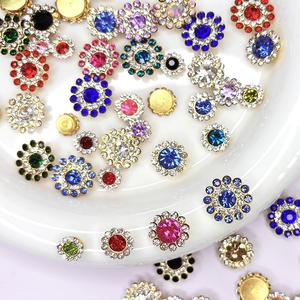 100 piezas de diamantes de imitación con forma de girasol en colores surtidos con borde tipo garra, botones hechos a mano para manualidades DIY, accesorios para el cabello con lazo, opciones multicolor