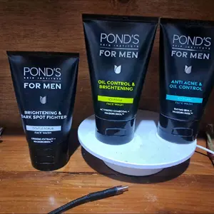 Pond's Men Pembersih  Wajah 100 g