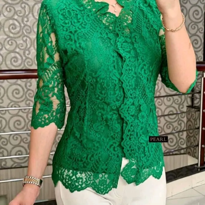 SL Blus Wanita Model Yang Top Bahan Semi Prancis Sesuai Dengan Gambar Motif yang Cantik dan Terkesan Menarik. 2