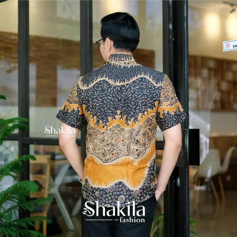 Kemeja Batik Pria Lengan Pendek Motif Terbaru 2024 Baju Batik Pria Dewasa Batik Kerja Pakaian Pria Lengan Pendek Batik Big Size M L XL XXL Batik Laki-Laki V-Neck Hitam Bunga Setrip Slim-fitting Putih Crew Neck Santai Katun Batik Pekalongan Baju Distro 1