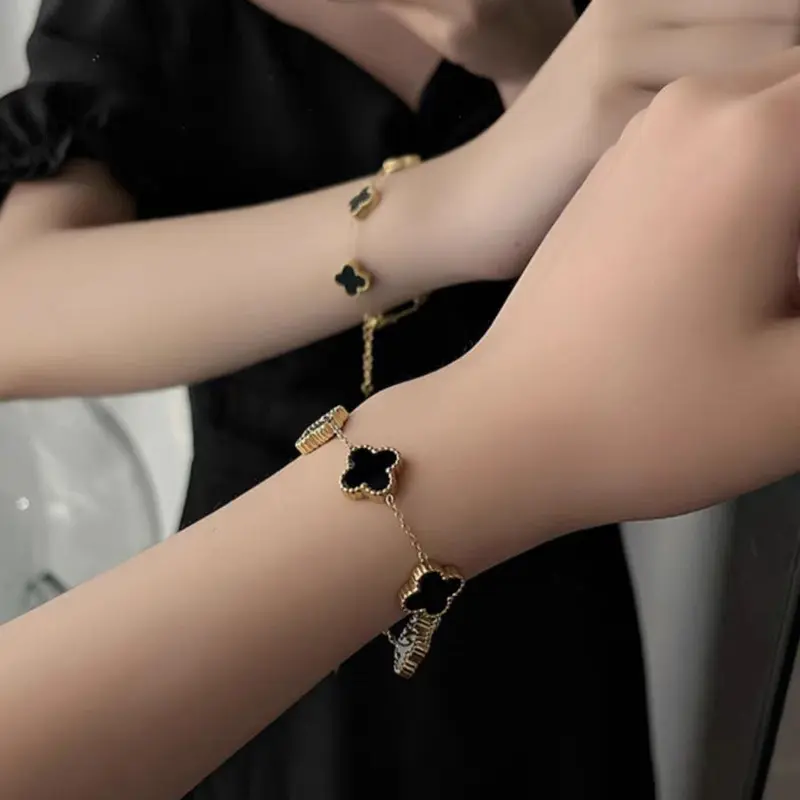 [ ZAHRA ] Gelang Tangan Titanium Wanita Fashion Bunga Gerigi Hitam Terlaris Perhiasan Wanita daily Fashion original Korean Style Anti Karat dan Luntur Bracelets 1