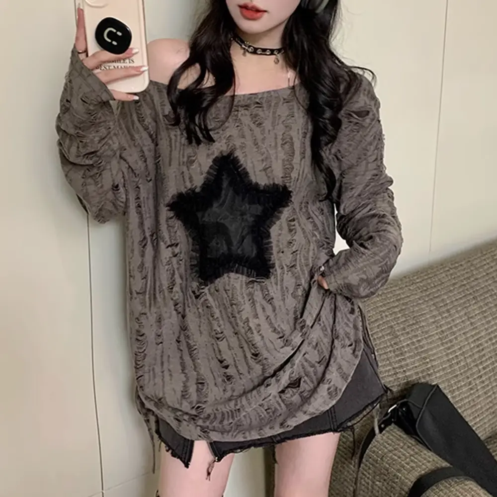 T-shirt lengan panjang leher bulat tipis longgar musim gugur untuk wanita, atasan bintang robek gaya malas yang trendi dan chic