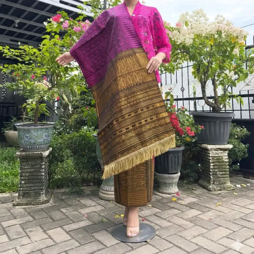 songket Tumtuman Tanpa Sambungan ATBM Premium Sultan dengan Desain Elegan dan Motif Tradisional songket Tumtuman Tanpa Sambungan ATBM Premium Sultan dengan Desain Elegan dan Motif Tradisional