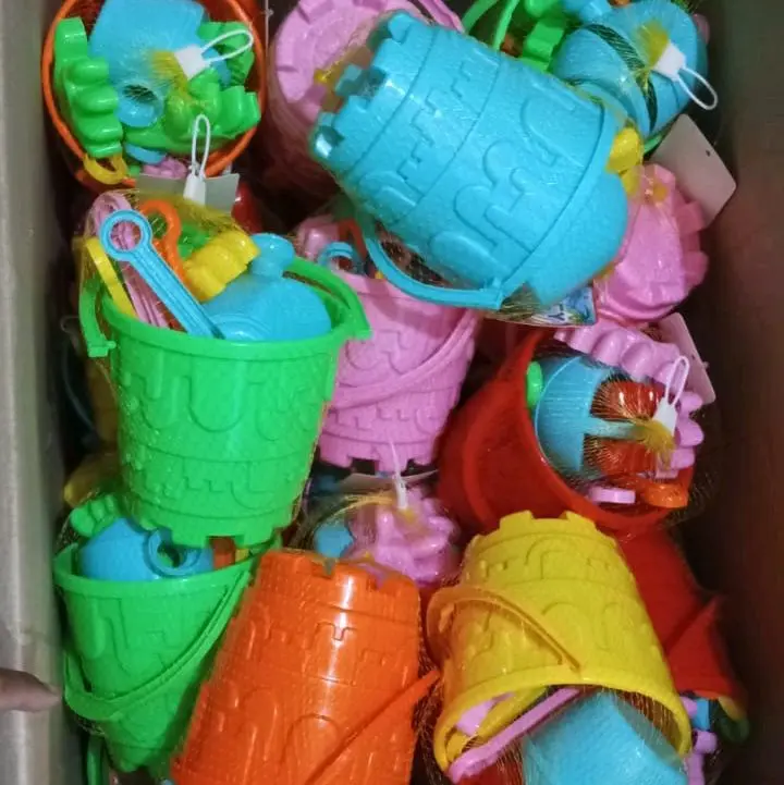 ( FREE PACKING BUBBLE WRAP )Ember PANTAI Mainan Cetakan Pasir KOMPLIT dengan cetakan ISTANA PASIR Toys