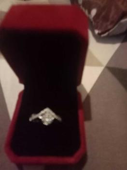 Product Review of OS2-R29 Cincin Wanita Permata Shiny Jewelry Garansi 1 Tahun Free Box COD Perhiasan Aksesoris Gift Anniversary Pacar Pasangan Cewek Cewe Kado Istri Ulang tahun Anti Karat Luntur High Quality Grade VVS1 5A Original Store R29 from E** R**i 2