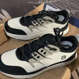 PANARYBODY Sepatu Cowok Sneakers Pria Motif Unik Sol Karet Nyaman Digunakan Jalan Santai Casual Sport Shoes QN351 Kasual Kerja Olahraga Running sepatu couple sama pacar sepatu casual  sepatu pria sepatu sneakres