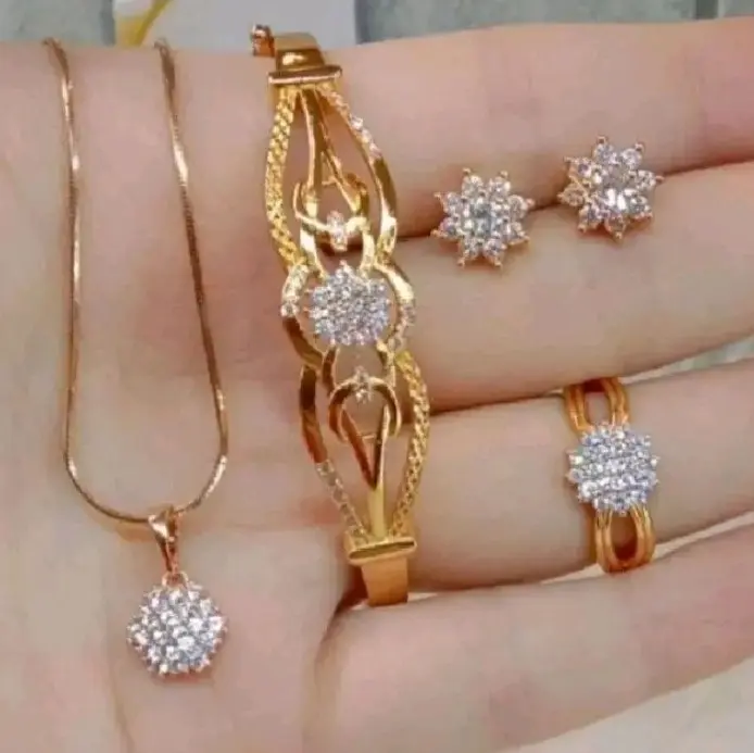 Set Perhiasan Aksesoris Wanita Motif Bunga Matahari Terbaru Titanium Anti Karat Anti Luntur 0