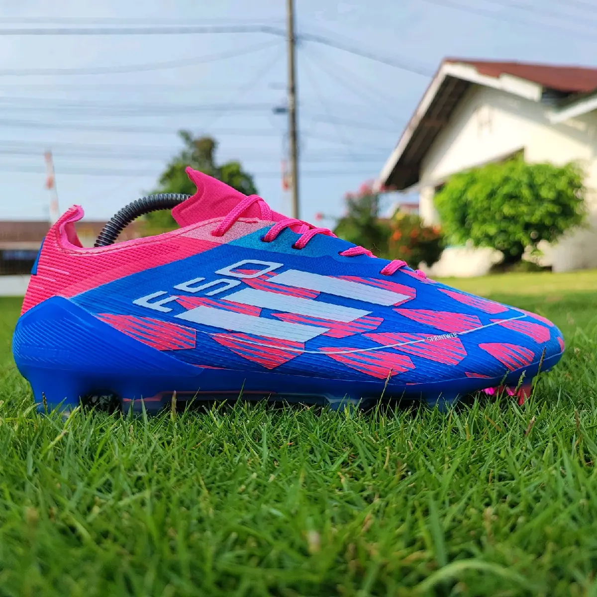 Sepatu Bola F50 Elite Blue Pink FG