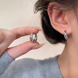 1 Pasang Anting-Anting Lingkaran Lucu untuk Wanita - Earrings
