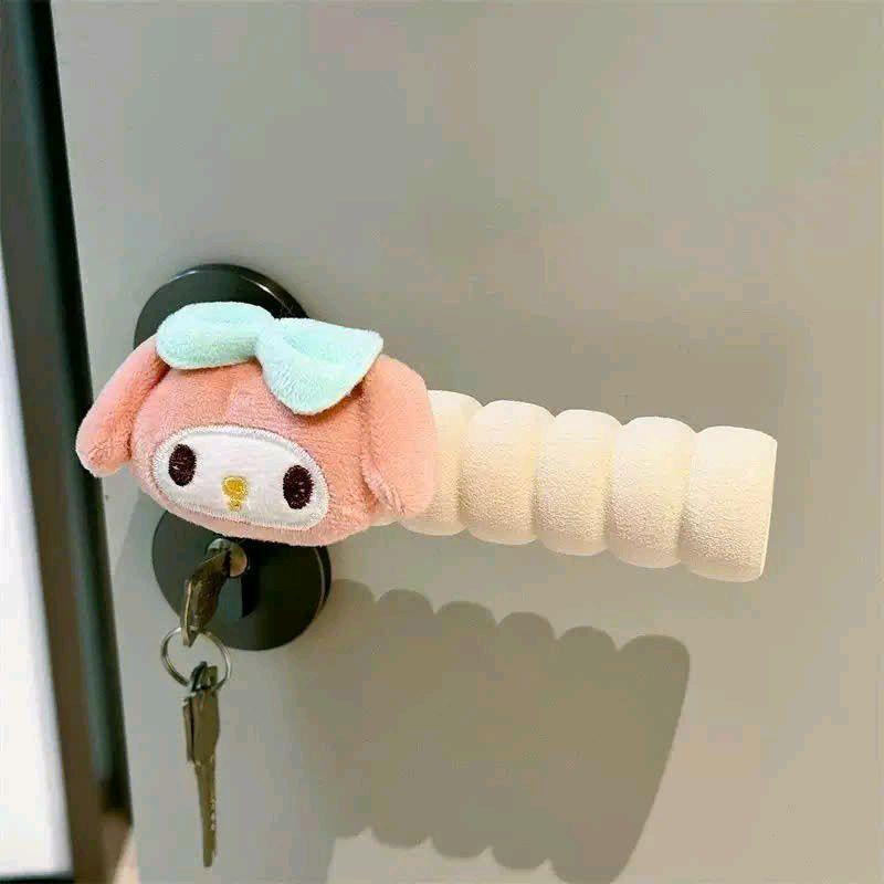 Bọc tay nắm cửa kèm gấu bông nhỏ dễ thương