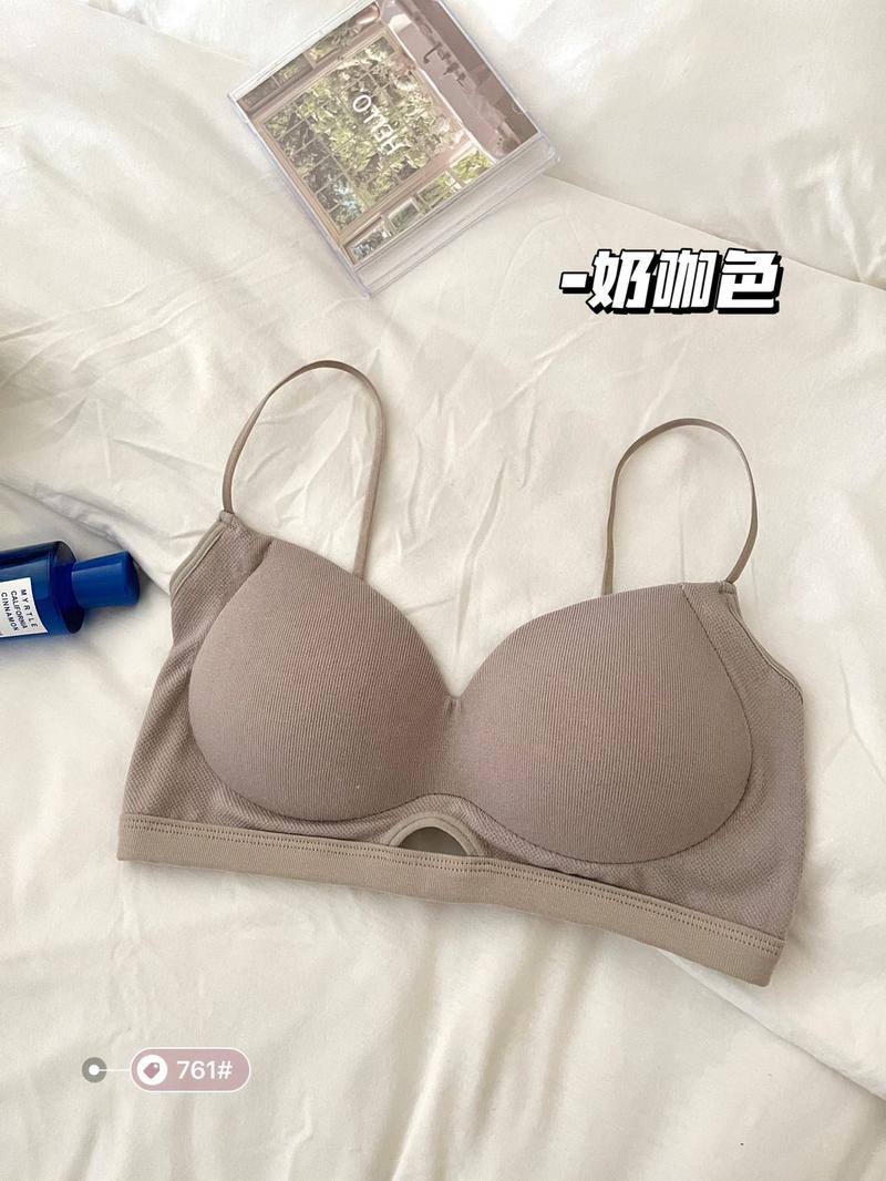 Product Introduction of Seamless Back Underwear for Women with Comfortable Belt, Chest Cushion, Hollow Back Fixed Cup, Sweet Chest Deep V Women's strapless 20