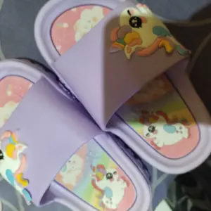 PROMO 4.4 IMPORT Kakimanis B413 Sandal Cute Anak Perempuan Kekinian Sepatu Fashion Sendal Slop Lucu Anak Cewek Anti Licin Bahan Karet Anti Slip Umur 3-11 Tahun Terbaru