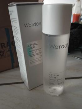 Product Review of WARDAH Crystal Secret Exfoliating Toner with Natural AHA+PHA 125 ml - Toner Untuk Eksfoliasi dengan Extract Edelweiss - Mencerahkan dan Menyamarkan Flek Hitam - Skincare from a**1 2
