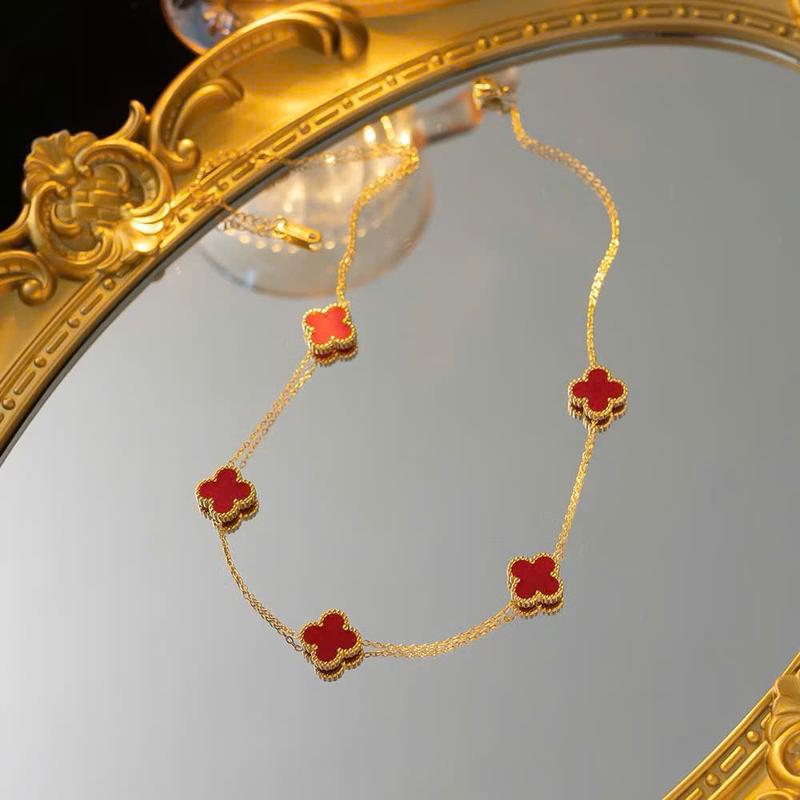 Charm may mắn đeo cổ – Nhìn thôi đã thấy dịu lòng