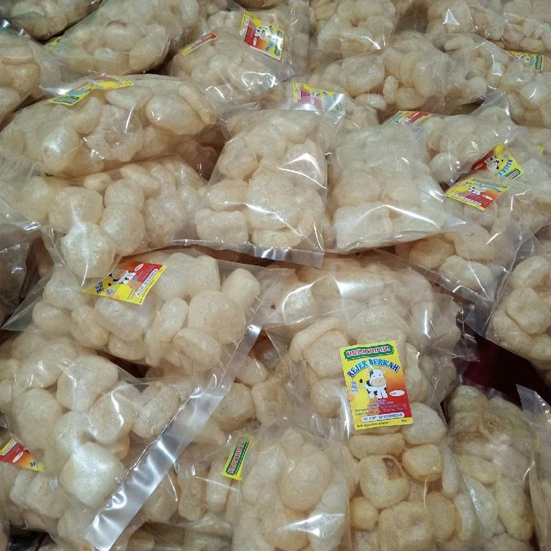 kerupuk kulit sapi terbuat dari kulit sapi asli yang rasanya enak ...