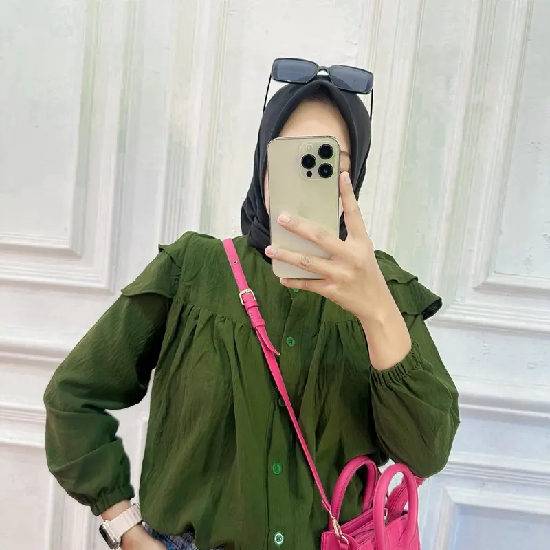 Blouse YUMNA Fluffy Oversize Korean Style - Baju Top Wanita Cute Panjang Kancing Nyaman Atasan y2k yumna putih kemeja viral 1