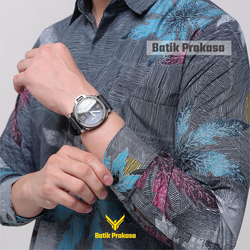 Kemeja Batik Prakasa Motif Bhalendra Hitam Slimfit Lengan Panjang Batik Solo Baju Katun Nyaman Pria 3