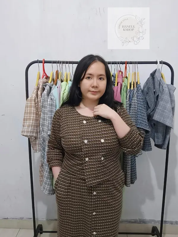JUMBO (XXL) Jiwon Premium Korean Style Set Atasan dan Rok untuk Dewasa dan Remaja - Formal Casual Crop Pendek 4
