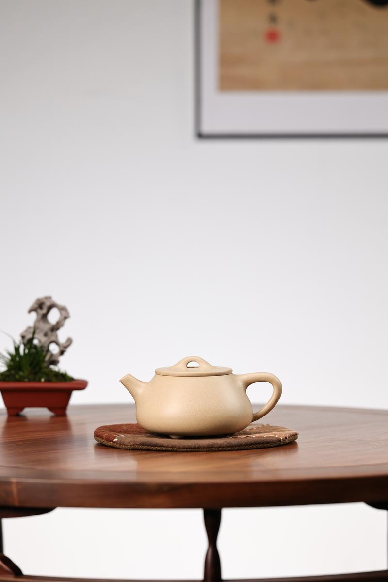 Product Introduction of Chinese Yixing purple clay teapot 100% natural purple clay teapot Huanglongshan Benshan green clay teapot 200 ml 5