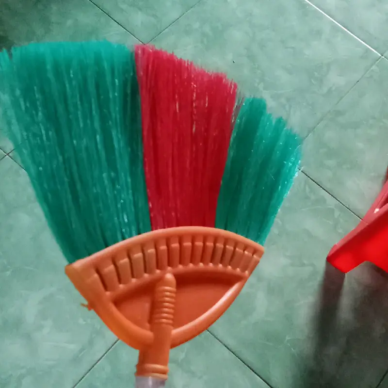 Sapu nilon/ sapu senar dari bahan benang Plastik serabut tebal satu set 8