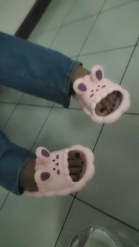 Product Review of Sandal Anak Cewek Bisa Couple PVC002  Sandal anak Cewek Dengan Motif Kelinci Yang Imut ,Anda juga Bisa Couple Bersama Anak Anda Sandal Fashion Untuk Anak Ini Cocok Untuk Di pakai di Berbagai Kegiatan,warna Biru Pink Putih ,ukuran 24-25 sampai 38-39 from B**g A**y 0
