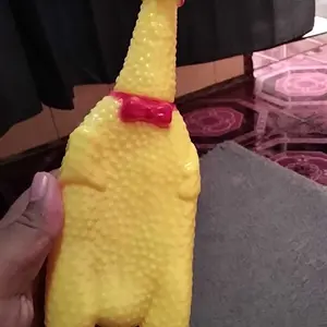 ECER 1 PCS Ayam teriak pencet bersuara bunyi karet shrilling screaming chicken untuk kucing / anjing