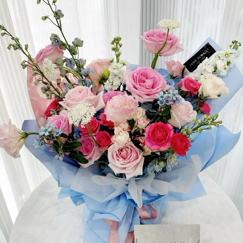 JUNE FLORIST HAND BOUQUET PINK ROSES 01