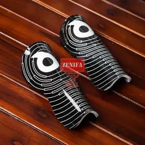 Shinguard Decker Ortuseight Sepak Bola Futsal Pelindung Tulang Kering Pria