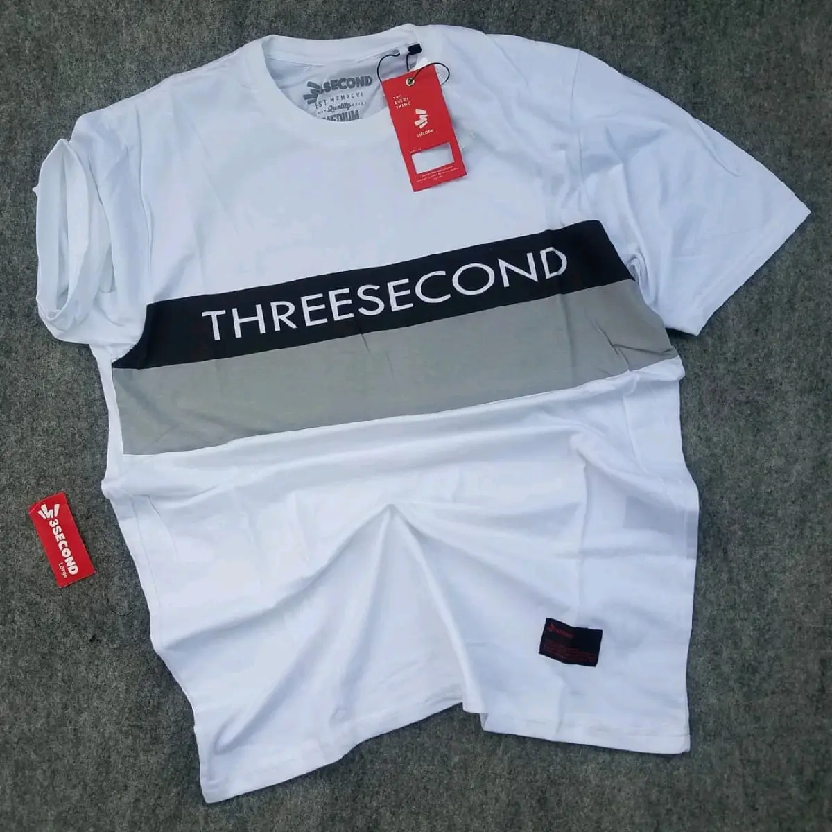 Kaos Pria Kode111 Lengan Pendek Tshirt Distro Santai Sablon High Logo Katun Nyaman Oblong Motif Keren Casual Dewasa Simple