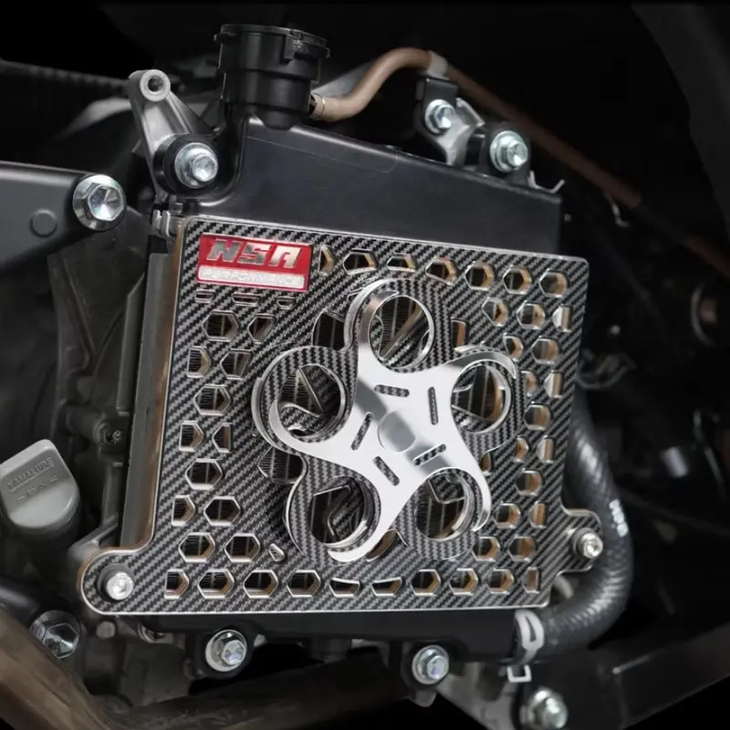 COVER RADIATOR SPINER HONEY COMB CARBON SERIES TUTUP RADIATOR VARIO AEROX NMAX LEXI PCX AKSESORIS  Motorcycle Gold Karet 1